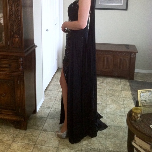 Tony Bowls Shoulder Sash Black Sparkly Maxi Evening dress; US women's size 6 - Picture 5 of 15